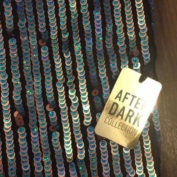 Sequin spaghetti strap crop top - Picture 3 of 4